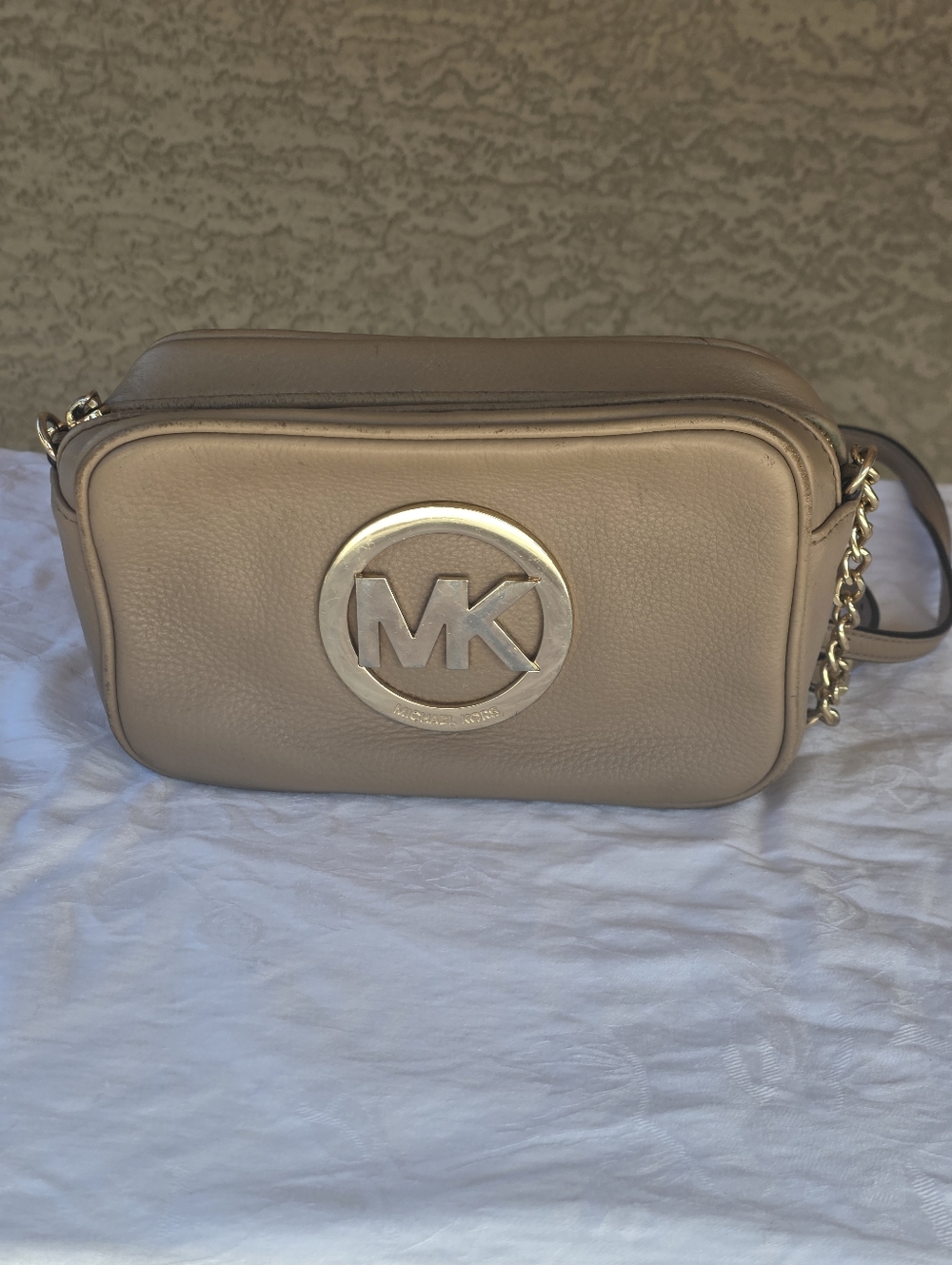 Michael Kors Logo Crossbody Bag Purse Tan Leather Gold Tone Hardware Vintage